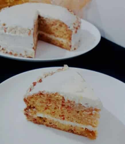 Carrot Cake With White Chocolate Frosting - Plattershare - Recipes, food stories and food lovers