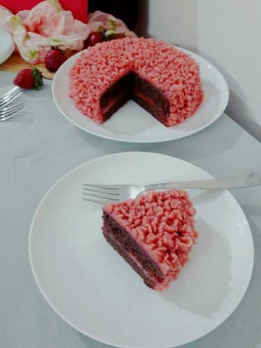 Chocolate Cake With Strawberry Buttercream Frosting - Plattershare - Recipes, food stories and food lovers