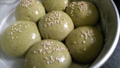 Fluffy Vegan Spinach Buns (Eggless & Easy) - Plattershare - Recipes, food stories and food lovers Fluffy Vegan Spinach Buns (Eggless & Easy) - Plattershare - Recipes, food stories and food lovers