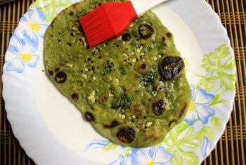 Spinach Garlic Naan - Plattershare - Recipes, food stories and food lovers