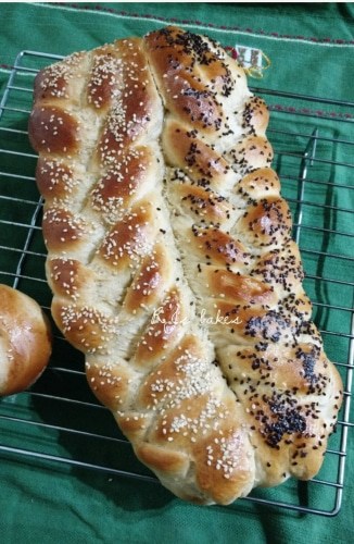 Honey And Multi Grain Challah Bread Loaf - Plattershare - Recipes, food stories and food lovers