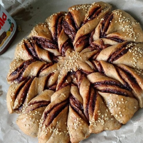 Ragi And Oats Nutella Star Bread - Plattershare - Recipes, Food Stories And Food Enthusiasts