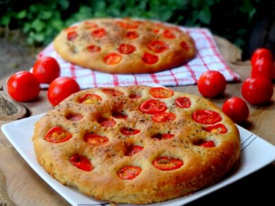 Tomato Herb Focaccia - Plattershare - Recipes, food stories and food enthusiasts