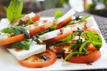 Caprese Salad - Plattershare - Recipes, food stories and food lovers