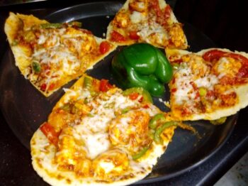 Naan Pizza - Plattershare - Recipes, food stories and food lovers