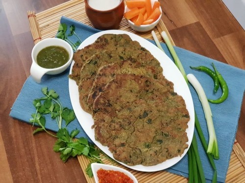 Millet Flour And Herbs Flatbread (Bajre Jo Dodo/ Bajre Ki Roti) - Plattershare - Recipes, food stories and food lovers