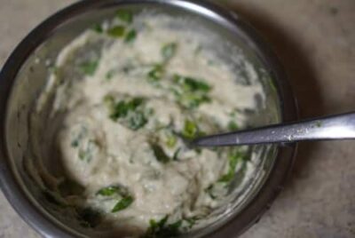 Crispy Methi Medu Vada: A South Indian Fritter Recipe - Plattershare - Recipes, food stories and food lovers Crispy Methi Medu Vada: A South Indian Fritter Recipe - Plattershare - Recipes, food stories and food lovers