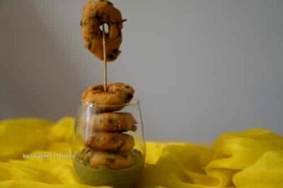 Crispy Methi Medu Vada: A South Indian Fritter Recipe - Plattershare - Recipes, food stories and food lovers Crispy Methi Medu Vada: A South Indian Fritter Recipe - Plattershare - Recipes, food stories and food lovers