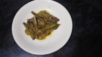 Bengali Kochur Loti (Taro Stem) with Kasaundi - Plattershare - Recipes, food stories and food lovers Bengali Kochur Loti (Taro Stem) with Kasaundi - Plattershare - Recipes, food stories and food lovers