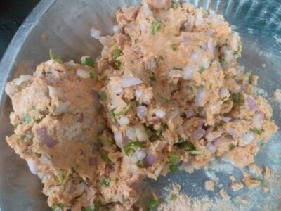 Crispy Pyaaz Koki: A Flavorful Sindhi Onion Flatbread - Plattershare - Recipes, food stories and food lovers Crispy Pyaaz Koki: A Flavorful Sindhi Onion Flatbread - Plattershare - Recipes, food stories and food lovers