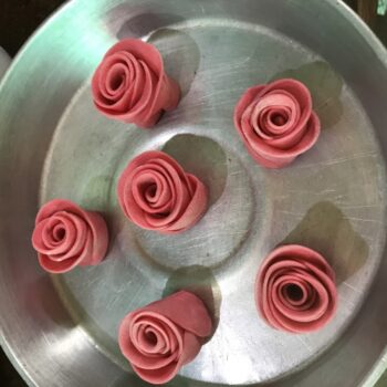 Rose Steamed Buns - Plattershare - Recipes, food stories and food lovers
