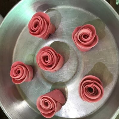 Blooming Rose Steamed Buns: A Delicate Chinese Treat - Plattershare - Recipes, food stories and food lovers Blooming Rose Steamed Buns: A Delicate Chinese Treat - Plattershare - Recipes, food stories and food lovers