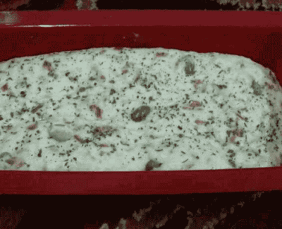Savory Pepperoni, Olive, and Cheese Bread: A Flavorful Fusion - Plattershare - Recipes, food stories and food lovers Savory Pepperoni, Olive, and Cheese Bread: A Flavorful Fusion - Plattershare - Recipes, food stories and food lovers