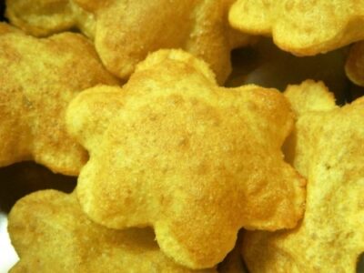 Crispy Mini Urad Dal Puri: A Bite-Sized Indian Delight - Plattershare - Recipes, food stories and food lovers Crispy Mini Urad Dal Puri: A Bite-Sized Indian Delight - Plattershare - Recipes, food stories and food lovers