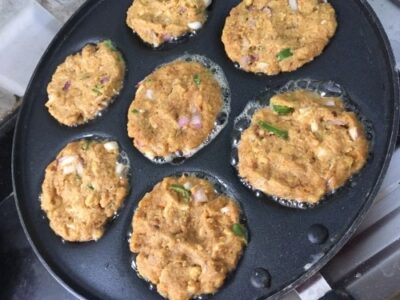 Crispy Chicken Cutlets with Brown Bread: A Delicious Indian Snack - Plattershare - Recipes, food stories and food lovers Crispy Chicken Cutlets with Brown Bread: A Delicious Indian Snack - Plattershare - Recipes, food stories and food lovers
