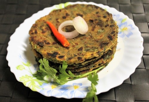 Kulfa Saag Paratha (Purslane Leaves Flat Bread) - Plattershare - Recipes, food stories and food lovers