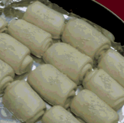 Irresistible Mumbai Bun Maska: Soft, Buttery Buns from an Iconic Irani Café - Plattershare - Recipes, food stories and food lovers Irresistible Mumbai Bun Maska: Soft, Buttery Buns from an Iconic Irani Café - Plattershare - Recipes, food stories and food lovers
