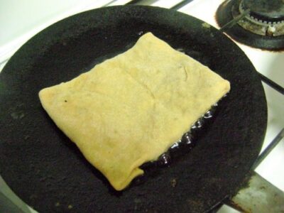 Baida Roti: Savory Indian Egg-Wrapped Flatbread with Spiced Keema - Plattershare - Recipes, food stories and food lovers Baida Roti: Savory Indian Egg-Wrapped Flatbread with Spiced Keema - Plattershare - Recipes, food stories and food lovers