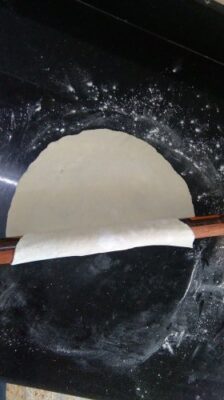 Crispy, Flaky Afghani Fateer Waraqi (Multilayered Bread) - Plattershare - Recipes, food stories and food lovers Crispy, Flaky Afghani Fateer Waraqi (Multilayered Bread) - Plattershare - Recipes, food stories and food lovers