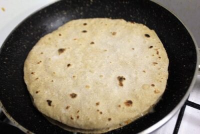Spicy Chicken Tikka Quesadillas with a Zesty Twist - Plattershare - Recipes, food stories and food lovers Spicy Chicken Tikka Quesadillas with a Zesty Twist - Plattershare - Recipes, food stories and food lovers