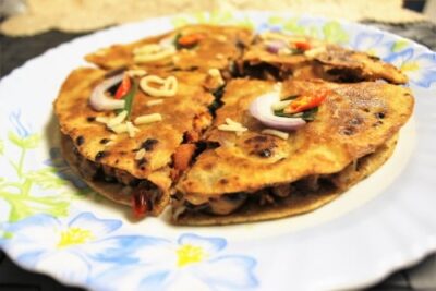 Spicy Chicken Tikka Quesadillas with a Zesty Twist - Plattershare - Recipes, food stories and food lovers Spicy Chicken Tikka Quesadillas with a Zesty Twist - Plattershare - Recipes, food stories and food lovers