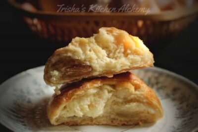 Romanian Poale-n-Brau: Sweet Cheese & Raisin Pastries - Plattershare - Recipes, food stories and food lovers Romanian Poale-n-Brau: Sweet Cheese & Raisin Pastries - Plattershare - Recipes, food stories and food lovers