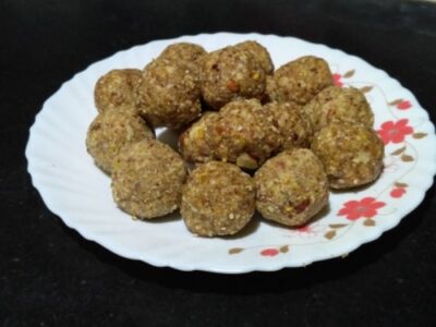 Healthy No-Sugar Dry Fruit Laddu: A Naturally Sweet Treat - Plattershare - Recipes, food stories and food lovers Healthy No-Sugar Dry Fruit Laddu: A Naturally Sweet Treat - Plattershare - Recipes, food stories and food lovers