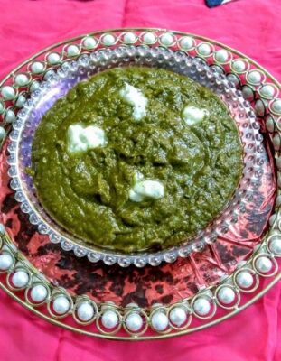 Authentic Makki Ki Roti & Sarson Ka Saag: A Classic Punjabi Dish - Plattershare - Recipes, food stories and food lovers Authentic Makki Ki Roti & Sarson Ka Saag: A Classic Punjabi Dish - Plattershare - Recipes, food stories and food lovers