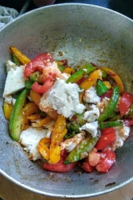 Irresistible Veggie Pizza Burger: A Domino's-Inspired Delight - Plattershare - Recipes, food stories and food lovers Irresistible Veggie Pizza Burger: A Domino's-Inspired Delight - Plattershare - Recipes, food stories and food lovers