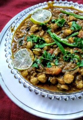 Restaurant-Style Punjabi Chole Masala (Chana Masala) - Plattershare - Recipes, food stories and food lovers Restaurant-Style Punjabi Chole Masala (Chana Masala) - Plattershare - Recipes, food stories and food lovers