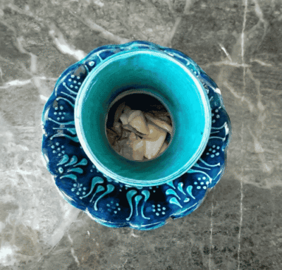 Authentic Kashmiri Kahwah: Aromatic Saffron Tea Recipe - Plattershare - Recipes, food stories and food lovers Authentic Kashmiri Kahwah: Aromatic Saffron Tea Recipe - Plattershare - Recipes, food stories and food lovers