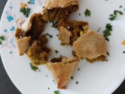Baked Raw Banana Samosa Chaat: A Healthier Twist on Indian Street Food - Plattershare - Recipes, food stories and food lovers Baked Raw Banana Samosa Chaat: A Healthier Twist on Indian Street Food - Plattershare - Recipes, food stories and food lovers