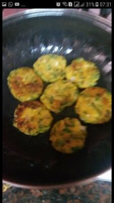 Crispy Corn and Methi Kebabs: A Flavorful Vegetarian Starter - Plattershare - Recipes, food stories and food lovers Crispy Corn and Methi Kebabs: A Flavorful Vegetarian Starter - Plattershare - Recipes, food stories and food lovers
