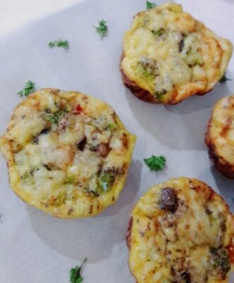 Savory Veggie & Cheese Egg Muffins: A Perfect Grab-and-Go Breakfast - Plattershare - Recipes, food stories and food lovers Savory Veggie & Cheese Egg Muffins: A Perfect Grab-and-Go Breakfast - Plattershare - Recipes, food stories and food lovers