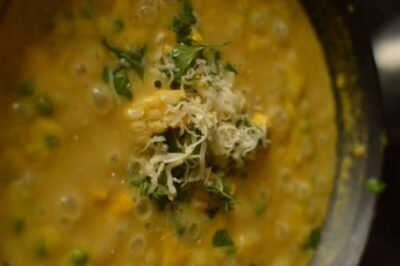 Creamy Chili Corn Chowder: A Comforting Vegetarian Soup - Plattershare - Recipes, food stories and food lovers Creamy Chili Corn Chowder: A Comforting Vegetarian Soup - Plattershare - Recipes, food stories and food lovers