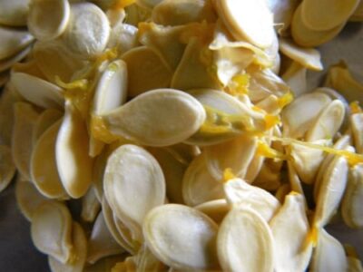 Perfectly Roasted Pumpkin Seeds: A Crispy & Salty Snack - Plattershare - Recipes, food stories and food lovers Perfectly Roasted Pumpkin Seeds: A Crispy & Salty Snack - Plattershare - Recipes, food stories and food lovers