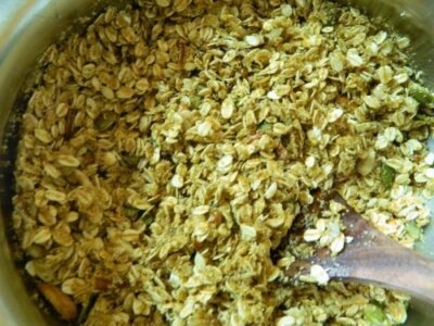 Homemade Honey Granola with Nuts and Seeds - Plattershare - Recipes, food stories and food lovers Homemade Honey Granola with Nuts and Seeds - Plattershare - Recipes, food stories and food lovers