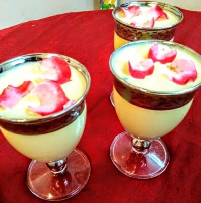 Refreshing Mango Saffron Lassi: A Creamy Indian Summer Drink - Plattershare - Recipes, food stories and food lovers Refreshing Mango Saffron Lassi: A Creamy Indian Summer Drink - Plattershare - Recipes, food stories and food lovers