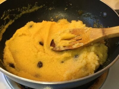 Golden Mango Sheera: A Saffron-Infused Semolina Pudding - Plattershare - Recipes, food stories and food lovers Golden Mango Sheera: A Saffron-Infused Semolina Pudding - Plattershare - Recipes, food stories and food lovers