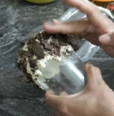 Monstrous Oreo Milkshake: A Fun and Delicious Treat for Kids - Plattershare - Recipes, food stories and food lovers Monstrous Oreo Milkshake: A Fun and Delicious Treat for Kids - Plattershare - Recipes, food stories and food lovers