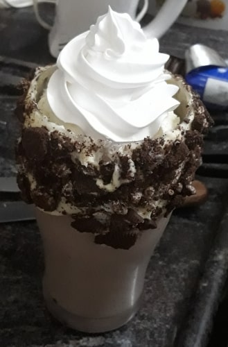 Monster Oreo Cookie Milk Shake - Plattershare - Recipes, food stories and food enthusiasts