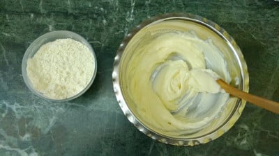 Melt-in-Your-Mouth Custard Cookies (Eggless) - Plattershare - Recipes, food stories and food lovers Melt-in-Your-Mouth Custard Cookies (Eggless) - Plattershare - Recipes, food stories and food lovers