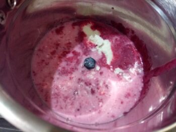 Strawberry Thandai - Plattershare - Recipes, food stories and food lovers