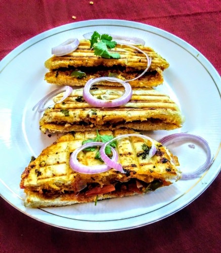 Paneer Stuffed Kulcha Sandwich - Plattershare - Recipes, food stories and food lovers