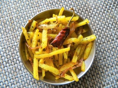 Aloo Bhaja - Authentic Bengali Recipe (Potato Long Cut Fry) - Plattershare - Recipes, food stories and food lovers