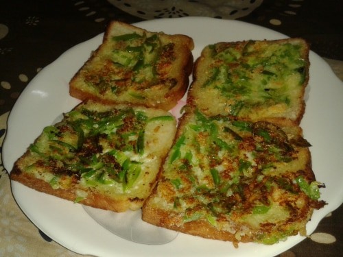 Bread Pizza - Plattershare - Recipes, food stories and food lovers