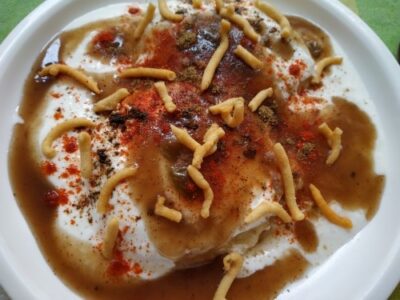 Dahi Bada - Plattershare - Recipes, food stories and food lovers Dahi Bada - Plattershare - Recipes, food stories and food lovers