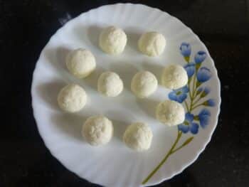 Rasagulla Recipe (Indian Cottage Cheese Dessert) - Plattershare - Recipes, food stories and food lovers
