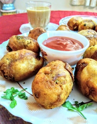 Stuffed Potato Bread Roll - Plattershare - Recipes, food stories and food lovers