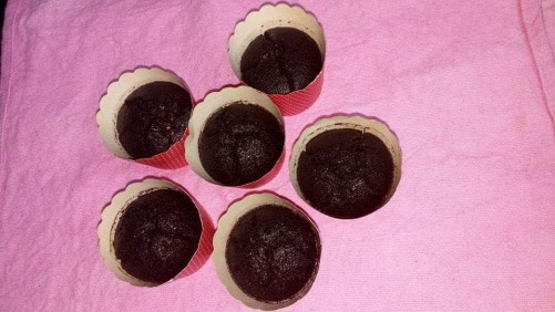 Black Rice Flour Gulkand Cupcakes - Plattershare - Recipes, food stories and food lovers